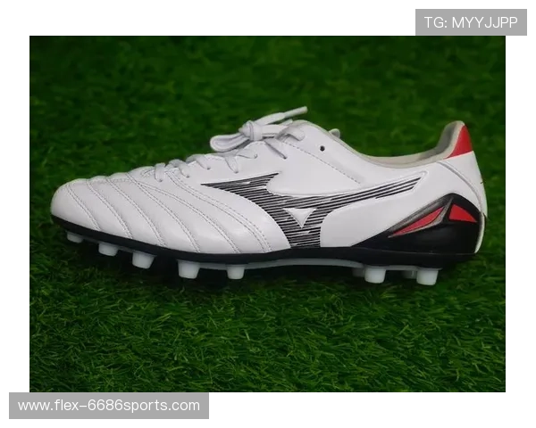 美津侬足球鞋代言球星阵容全面解析 助力球员突破极限表现